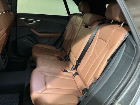 Used 2025 Audi Q8 Premium w/ Convenience Package image 19