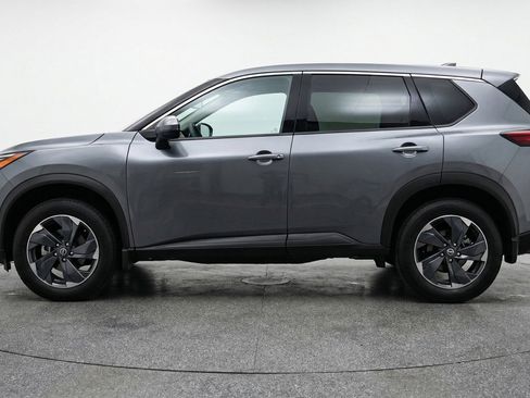 Used 2025 Nissan Rogue SV AWD/4WD image 5