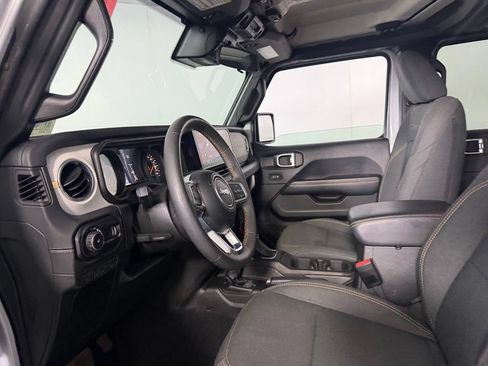 Used 2024 Jeep Wrangler Unlimited Sahara AWD/4WD image 24