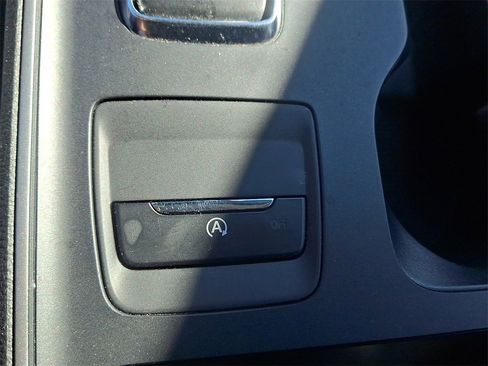 Used 2022 Ford Edge SE image 24