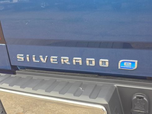 Used 2018 Chevrolet Silverado 1500 LT w/ LT Eassist Package image 29