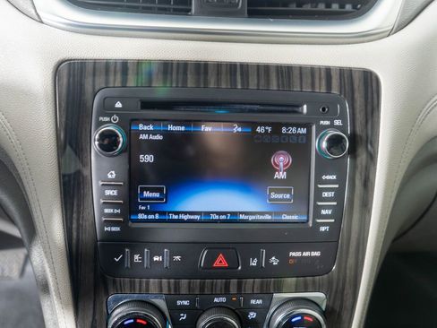 Used 2014 Chevrolet Traverse LT image 19