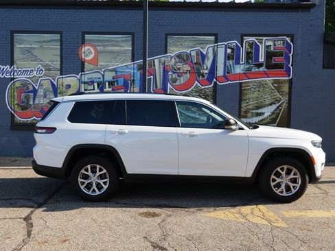 Used 2021 Jeep Grand Cherokee L Limited AWD/4WD image 36