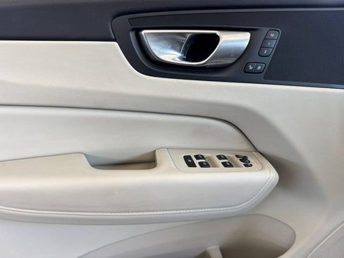 Certified 2024 Volvo XC60 T8 Core AWD/4WD image 10