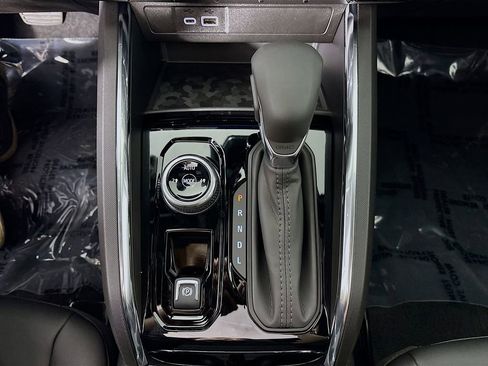 New 2025 GMC Canyon Elevation w/ Convenience Package image 17