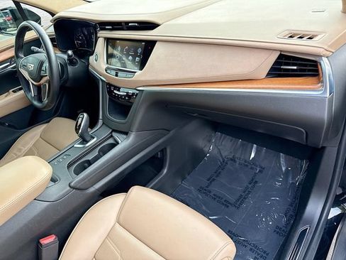 Used 2018 Cadillac XT5 Platinum AWD/4WD image 14