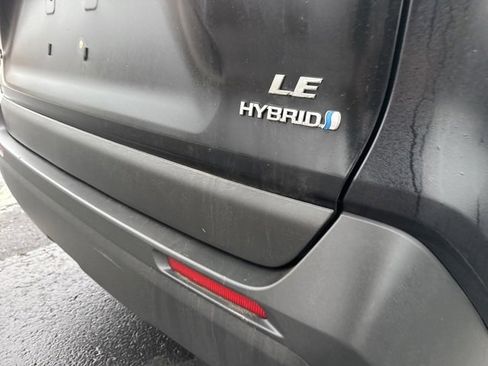 Used 2021 Toyota RAV4 LE image 21