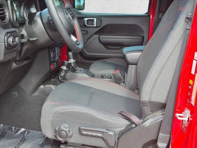 Used 2024 Jeep Gladiator Rubicon w/ Technology Group AWD/4WD image 17