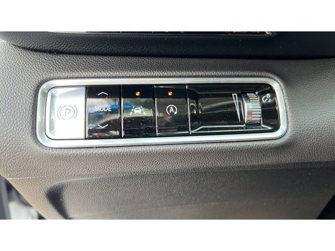 Certified 2025 Buick Envision Sport Touring image 23