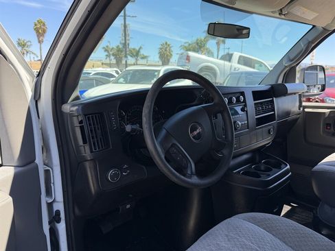 Used 2014 GMC Savana 2500 RWD image 9