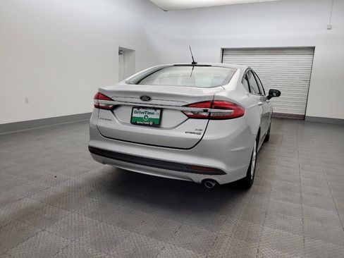 Used 2018 Ford Fusion SE image 7