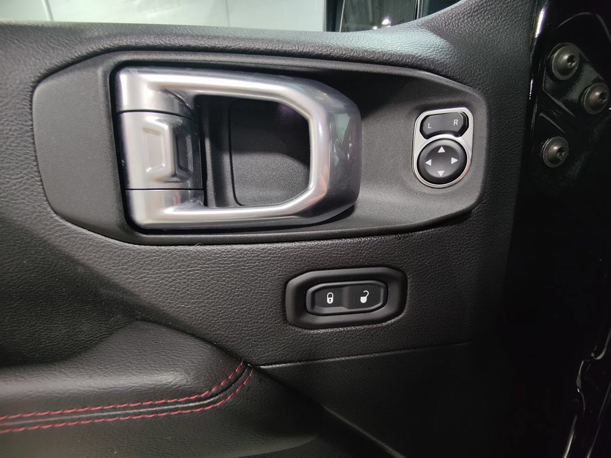 Used 2021 Jeep Wrangler Unlimited Rubicon AWD/4WD image 24