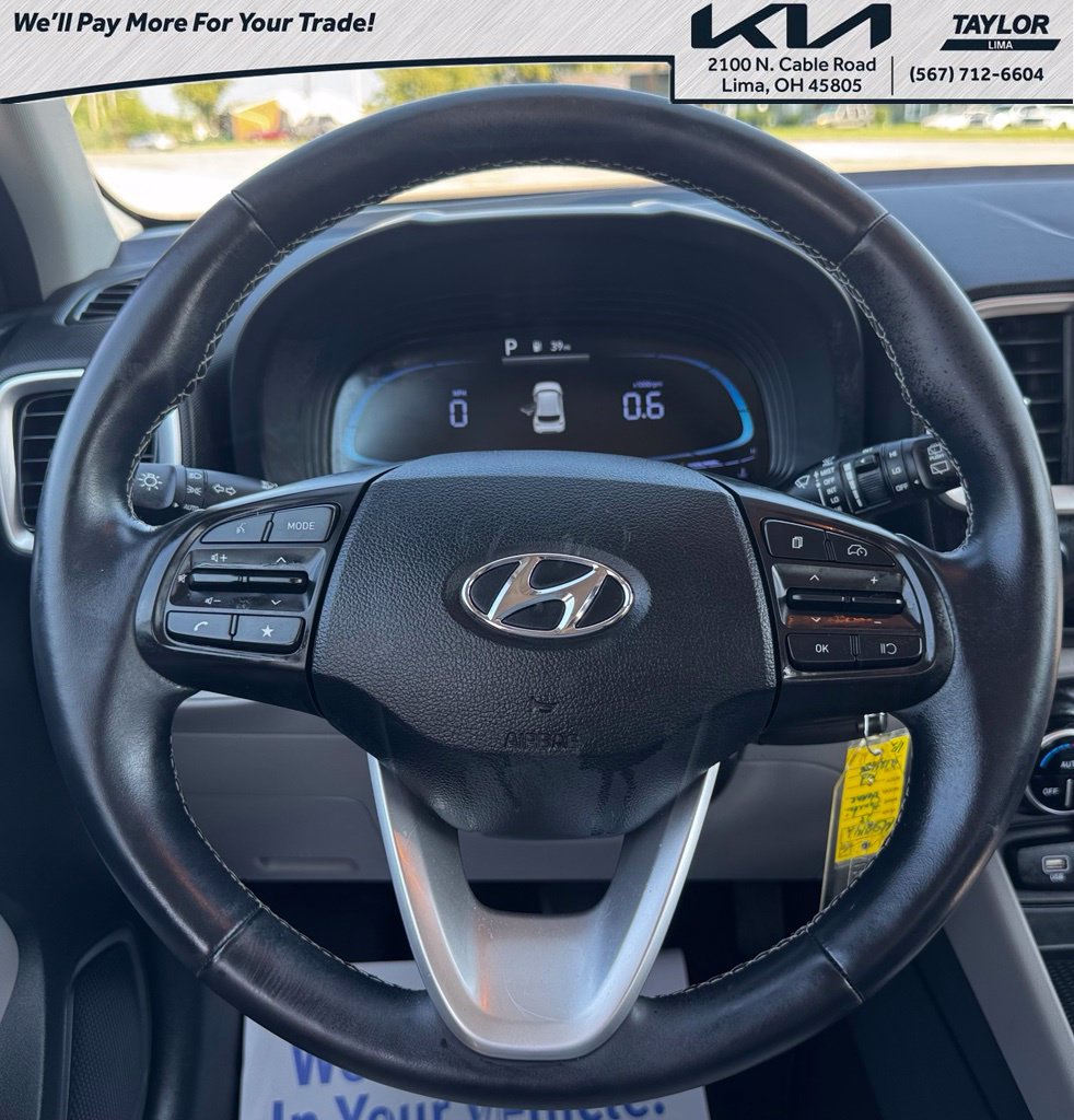 Used 2023 Hyundai Venue SEL FWD image 11
