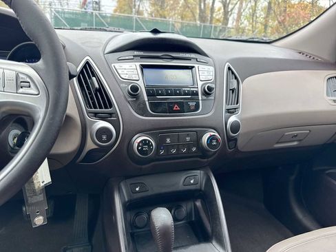 Used 2011 Hyundai Tucson GLS image 26