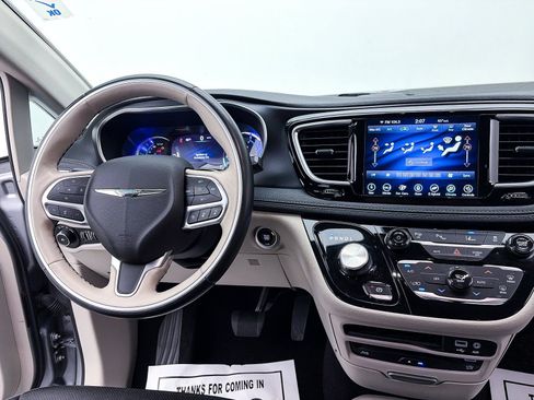 Used 2020 Chrysler Pacifica Limited w/ Advanced Safetytec Group image 6