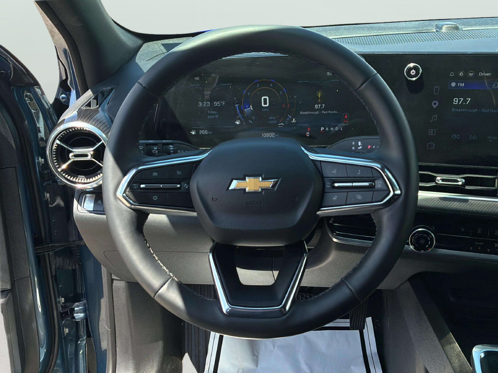 Used 2026 Chevrolet Equinox LT FWD image 36