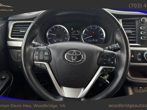 Used 2019 Toyota Highlander Plus image 13
