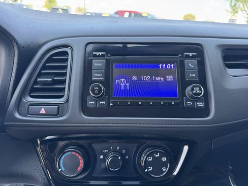 Used 2021 Honda HR-V LX image 4