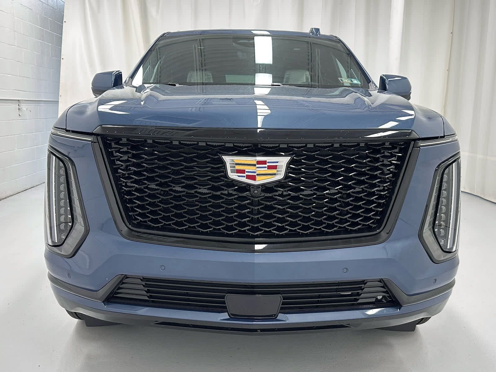 Used 2026 Cadillac Escalade Platinum Sport AWD/4WD image 5