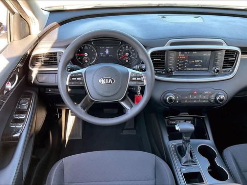 Used 2020 Kia Sorento L image 5