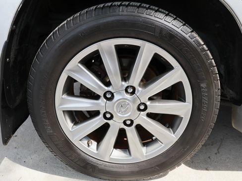 Used 2011 Lexus LX 570 4WD image 15