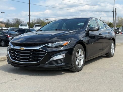 Used 2024 Chevrolet Malibu LS image 2