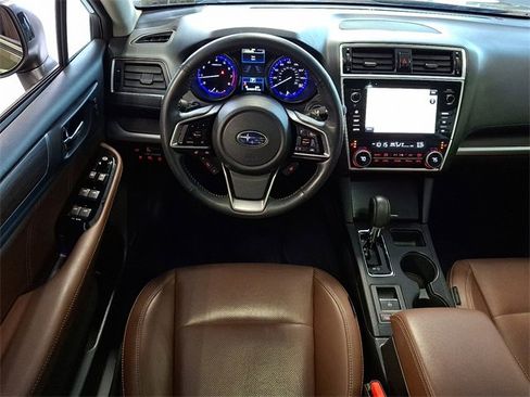 Used 2018 Subaru Outback 3.6R Touring image 11