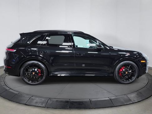 New 2026 Porsche Cayenne GTS AWD/4WD image 8