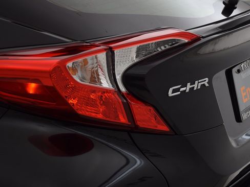 Used 2021 Toyota C-HR LE image 12