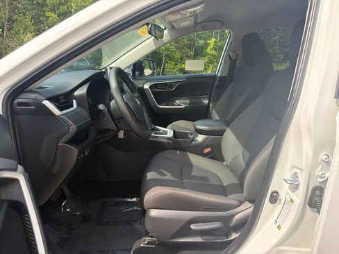 Used 2025 Toyota RAV4 LE AWD/4WD image 24