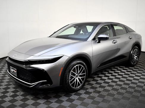 Used 2023 Toyota Crown Platinum image 54