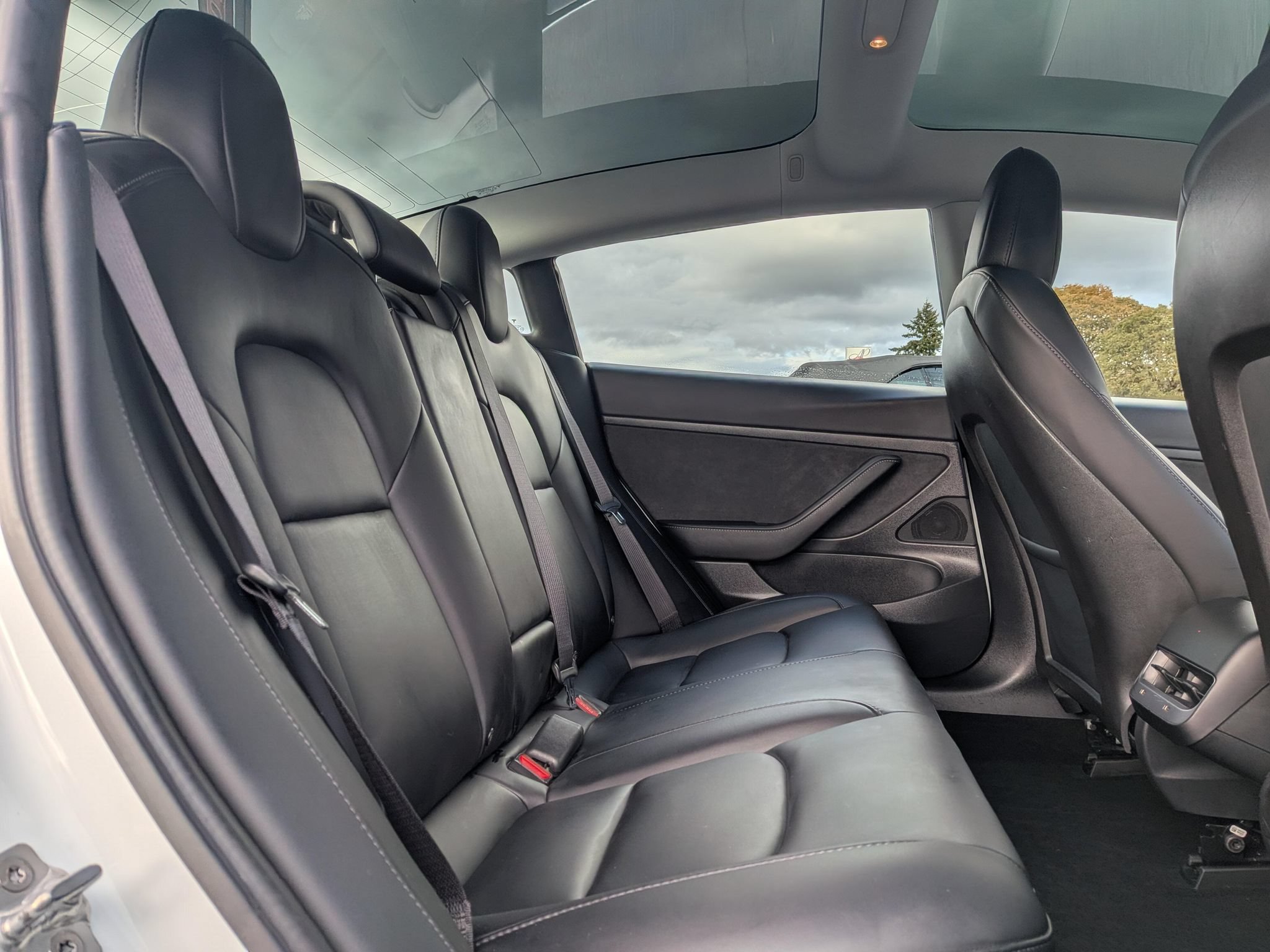 Used 2020 Tesla Model 3 Standard Range Plus RWD image 8