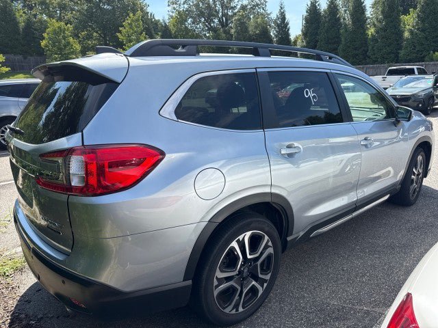 Used 2023 Subaru Ascent Limited AWD/4WD image 4