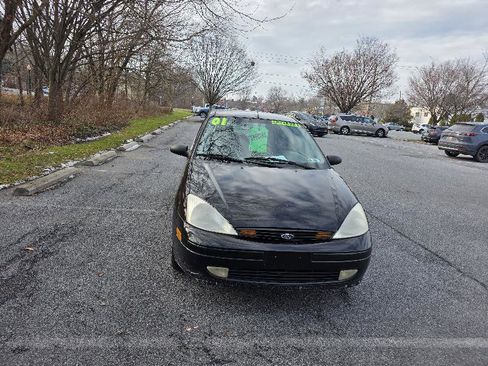 Used 2001 Ford Focus ZX3 Hatchback image 9