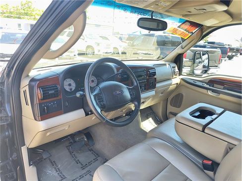 Used 2005 Ford F350 Lariat RWD image 5