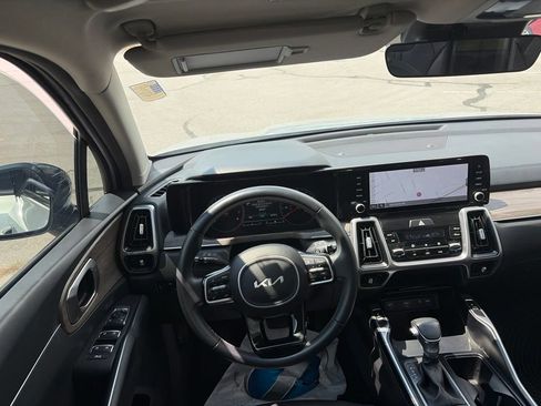 Used 2022 Kia Sorento EX w/ Panoramic Sunroof Package FWD image 45