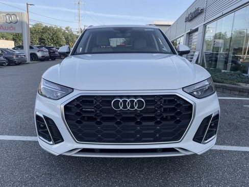 Certified 2024 Audi Q5 e Premium Plus w/ Premium Plus Package AWD/4WD image 2