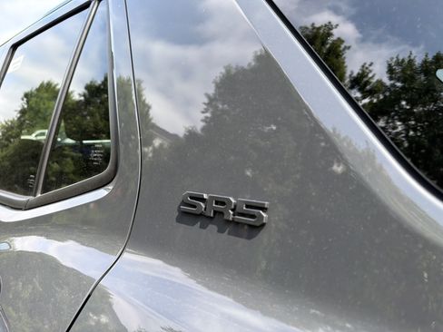 New 2026 Toyota 4Runner SR5 AWD/4WD image 7