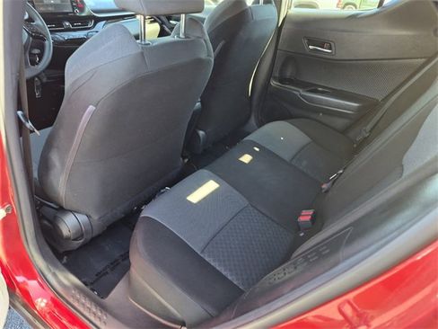 Used 2020 Toyota C-HR LE image 19