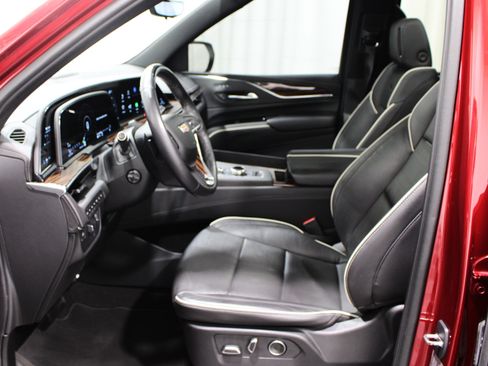 Certified 2024 Cadillac Escalade Premium Luxury w/ Performance Package AWD/4WD image 3