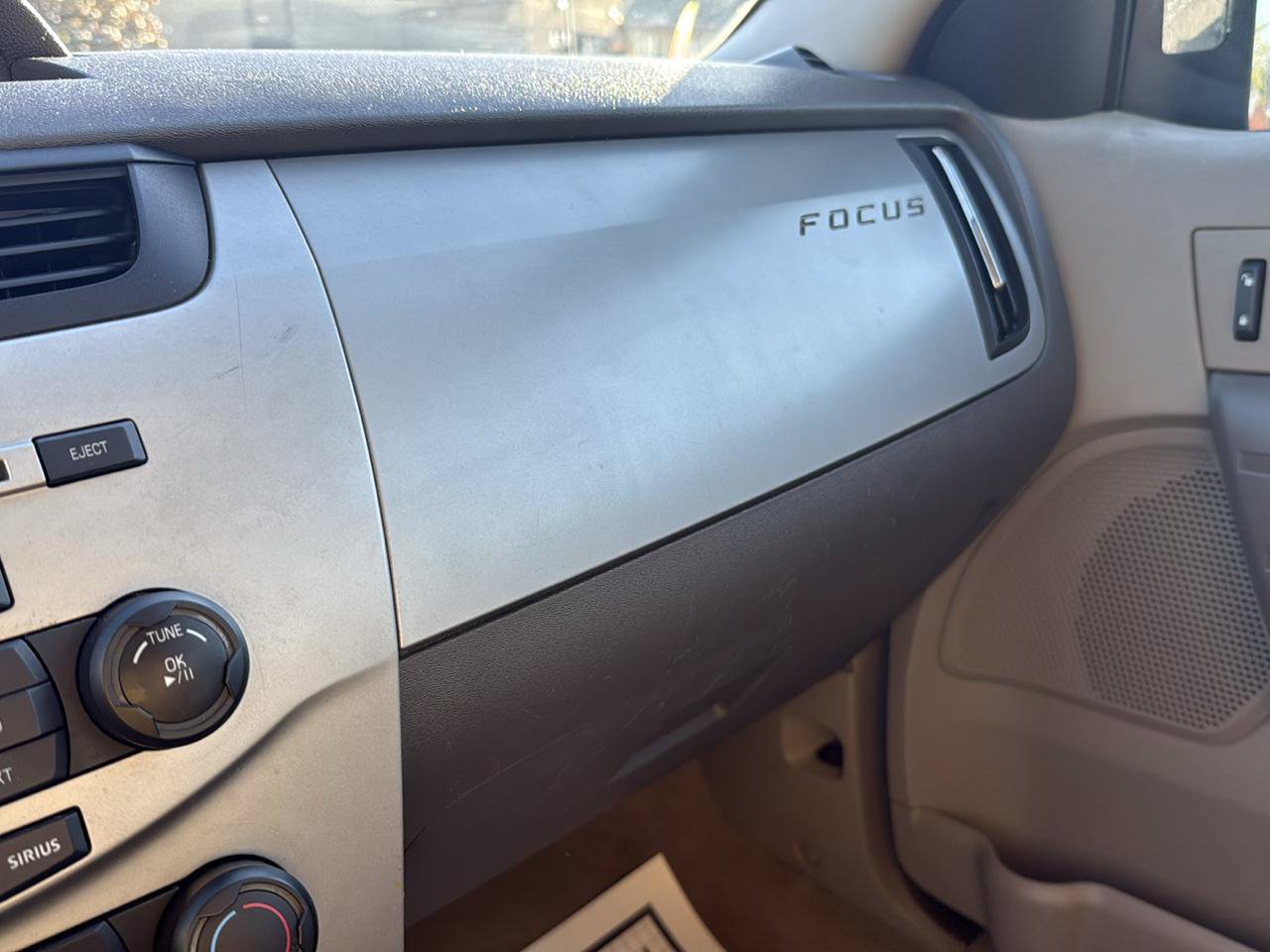 Used 2009 Ford Focus SEL FWD image 18