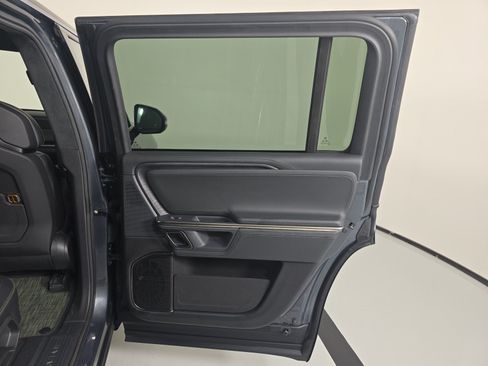 Used 2024 Rivian R1S Adventure AWD/4WD image 19