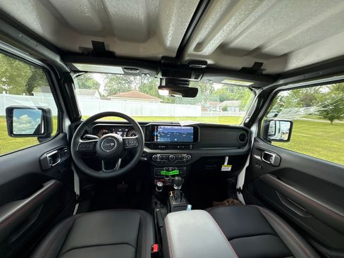 New 2025 Jeep Wrangler Unlimited Rubicon w/ Technology Group image 12