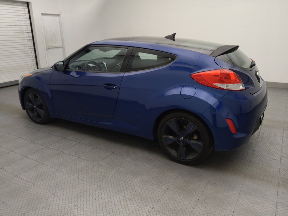 Used 2017 Hyundai Veloster Value Edition FWD image 3