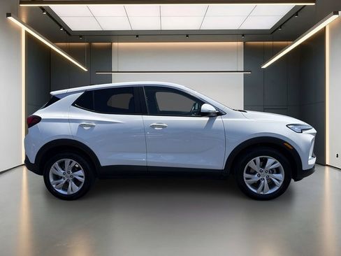 Certified 2024 Buick Encore GX Preferred FWD image 6