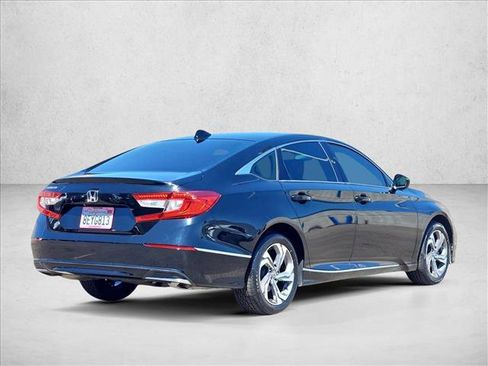 Used 2018 Honda Accord EX image 5