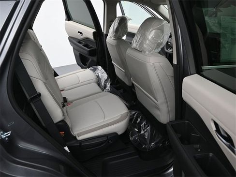 New 2026 Nissan Pathfinder SL image 9