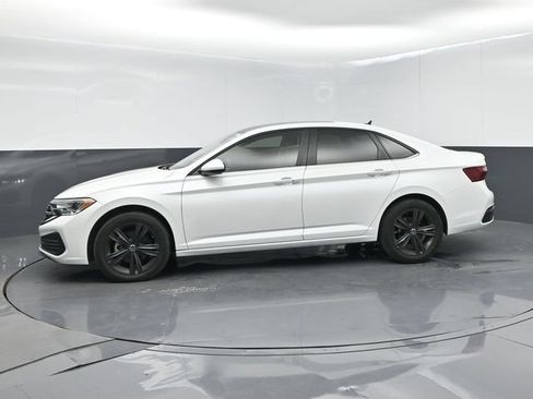 Used 2024 Volkswagen Jetta SE FWD image 5