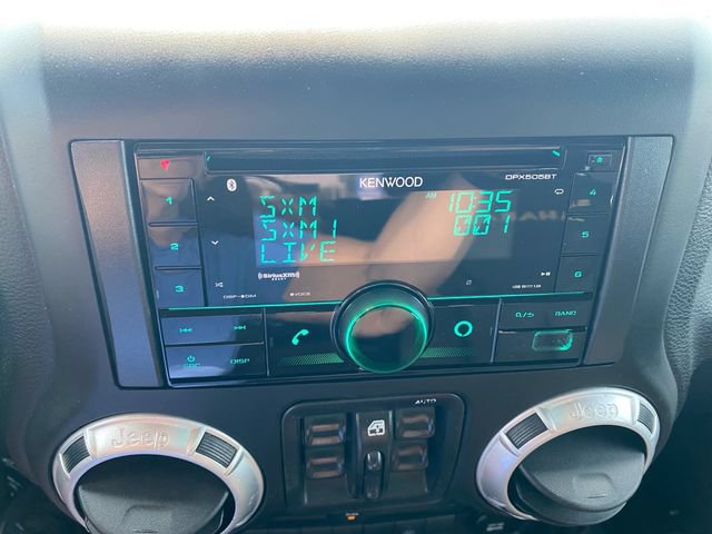 Used 2015 Jeep Wrangler Unlimited Sahara w/ Connectivity Group AWD/4WD image 22