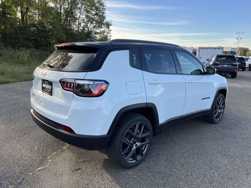 New 2026 Jeep Compass Limited w/ Sun, Sound & Navigation Group AWD/4WD image 8